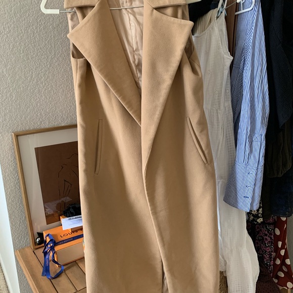 Sleeveless tailored coat - camel - Picture 2 of 7